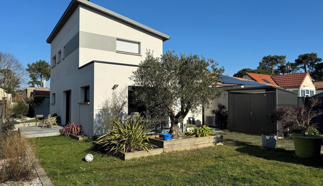 House by the sea beaches on foot ideal family