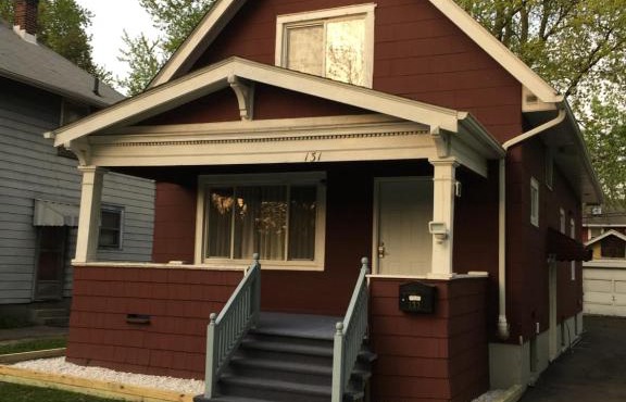 House by Niagara River