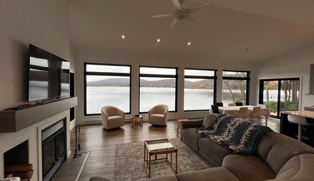 House by the lake 45 minutes from Quebec City!