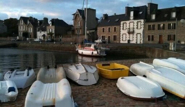 House by the sea, very spacious 35 m from the port 8 people