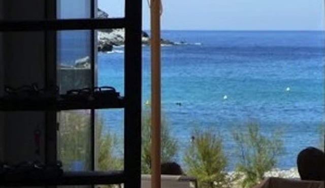 House Cap Corse, feet in the water with unobstructed view of the sea!