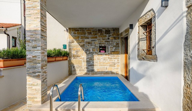 House Casa Piccola Leona with pool in Istria