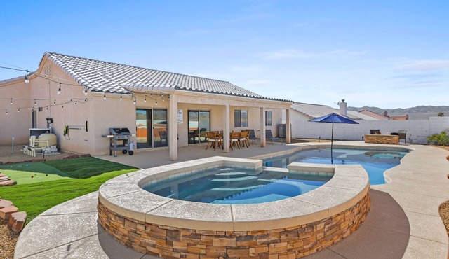 House + Casita | Heated Spa & Pool | Mini-Golf