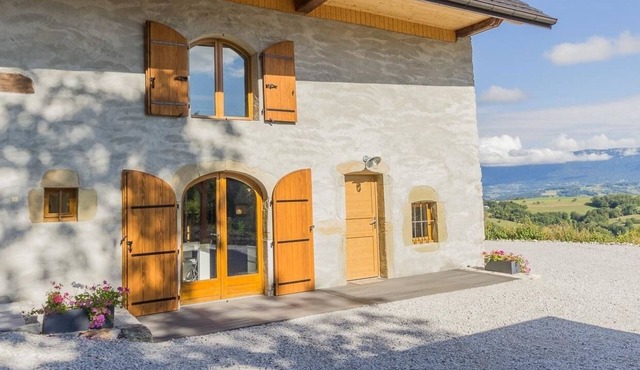 House classified 3 *, and 3 ears, located between two beautiful lakes in a quiet