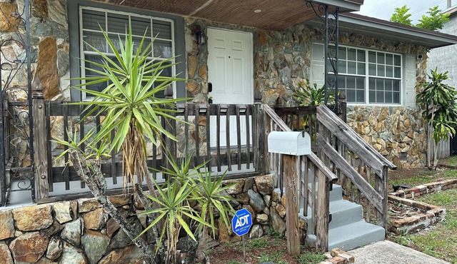 House close to Hard Rock Casino, Airport, Beaches and more