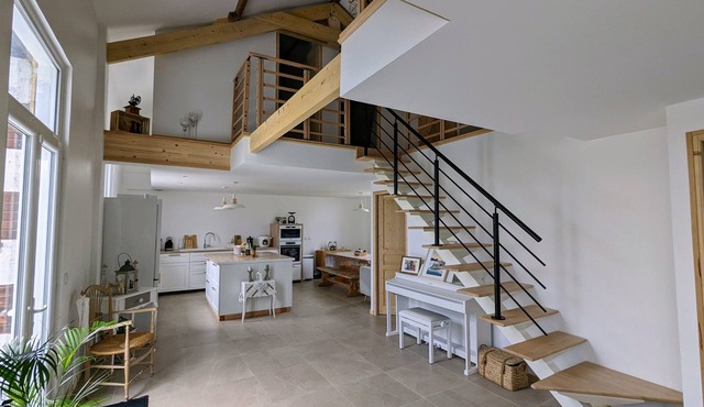 House close to lake and ocean. Leisure activities for children and adults