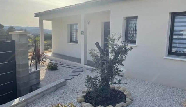 House close to madymamadydliall amenities in the Gard