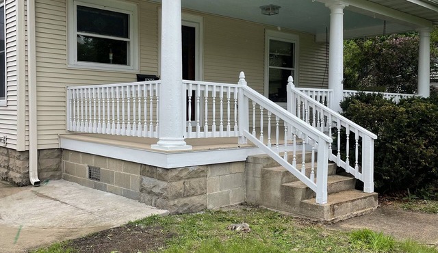 House close to Pine Lake and bike trails.