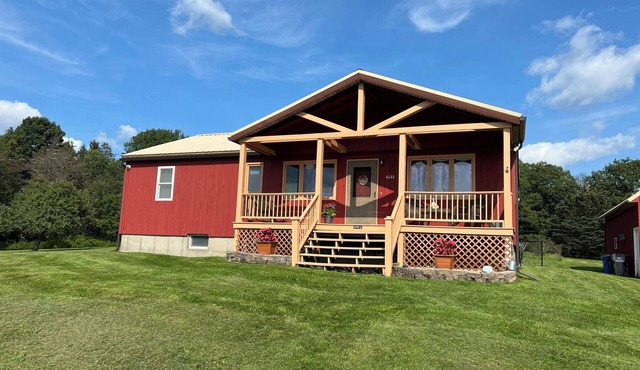 House - Clover's Ridge, COOPERSTOWN DREAMS PARK SCHEDULE nSUPER CLEAN!