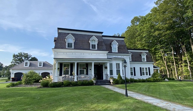 House & Cottage in fabulous Saratoga Springs: BELMONT, TRAVERS, HORSE RACING