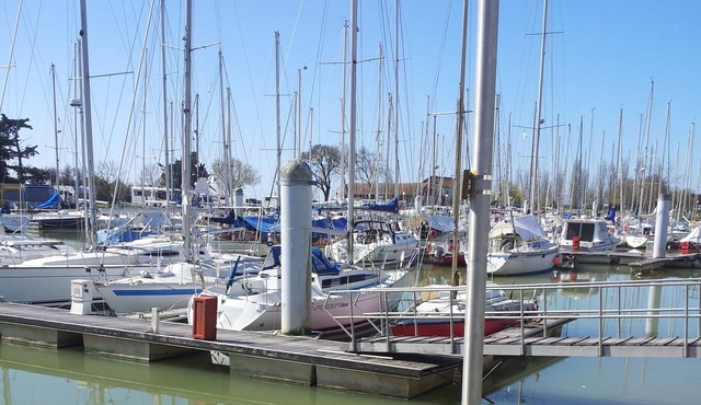 HOUSE COZY 150 meters from the port, near the seaside resort of Royan.