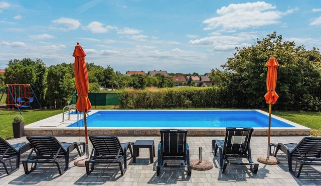 House Dugo Selo M&A by Interhome