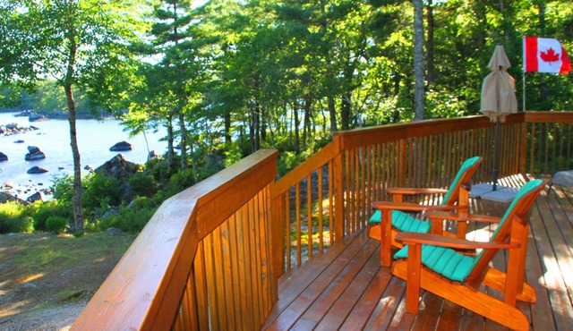 House Eagle Cove - Cottage right on the shore of Ponhook Lake