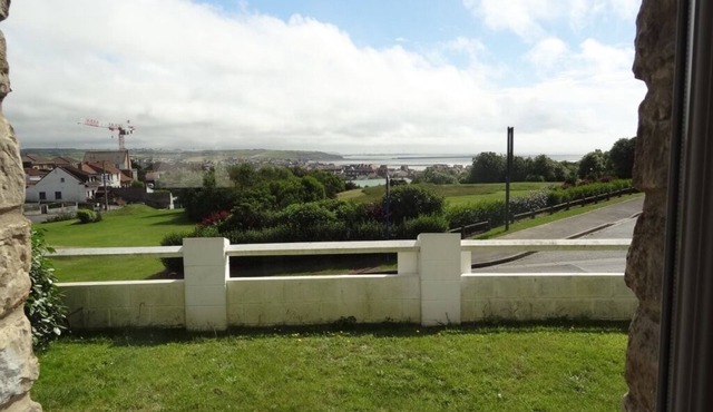 House: enclosed garden and terrace, magnificent sea view, 85 m2