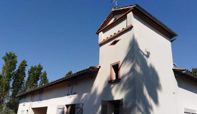 House, entire accommodation, 3 bedrooms with private garden + swimming pool