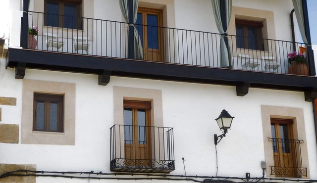 House Entre Fuentes, 6p-10p, in historical village Cuacos de Yuste, La Vera