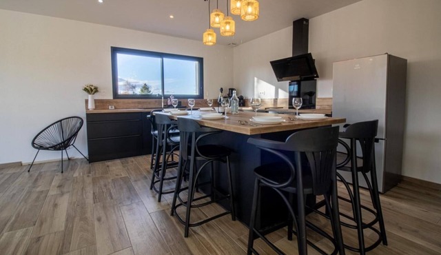 House facing the Pyrenees