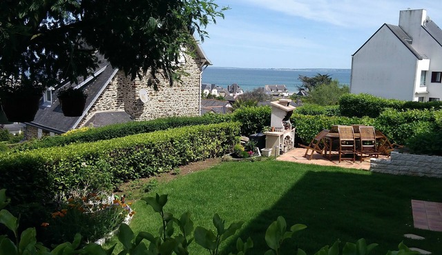 HOUSE FACING THE SEA 150 M FROM THE BEACH Rosaries near Saint Brieuc