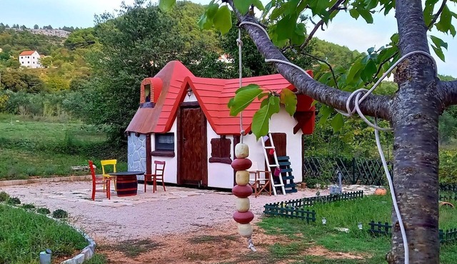House Fairytale Village Castle (24742-K1) - Rupe