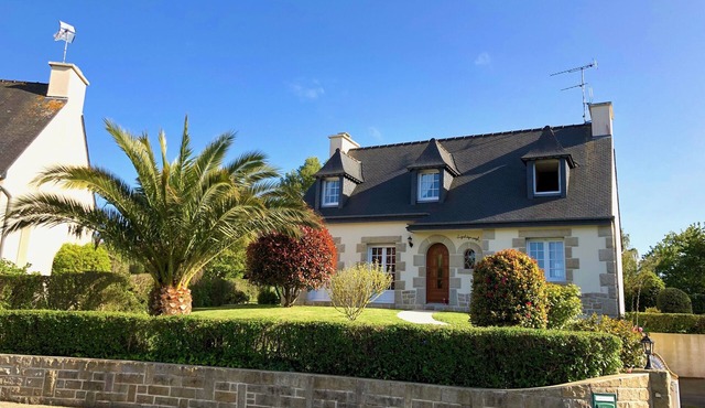 House for 10 people - sea view, beach 600m away, ideal with family or friends