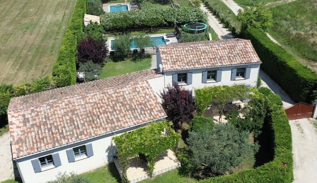 House for 12 people in Provence with private heated swimming pool