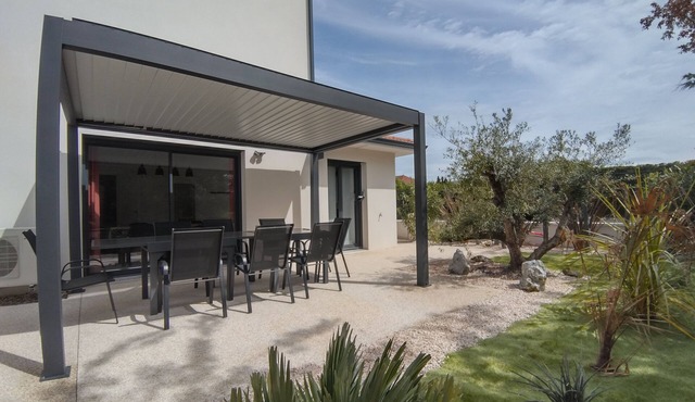 House for 12 people Classified 3 stars at the Gîte de France near Lyon