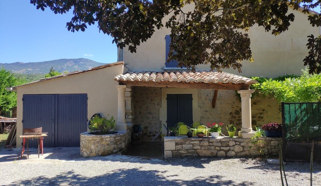 house for 4 to 6 persons fenced garden