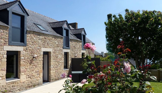 House for 4 with garden and sea view in Baden