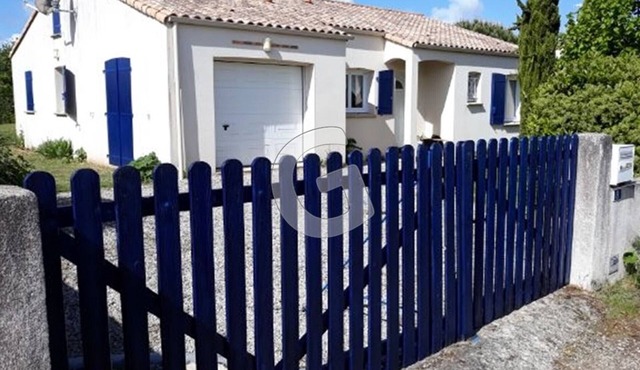 House for 4 with private garden and parking, near beach - Angles