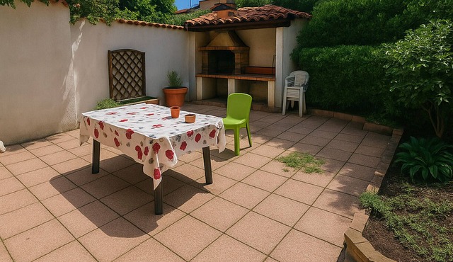 House for 6, 150m to the beach with terrace