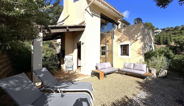 House for 6 to 8 People in a Private Estate with Shared Pool