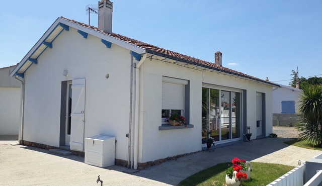 House for 6 near La Faute sur Mer center, pets allowed