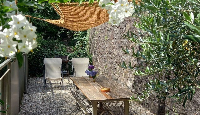 House for 6 people with shady garden near the center of Vals les Bains.