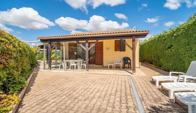 House for 6 people, ground floor, beach, pool