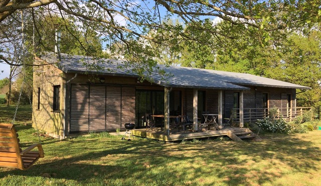 House for 6 people, swimming pool, large garden, quiet, beautiful countryside, sea 30km away