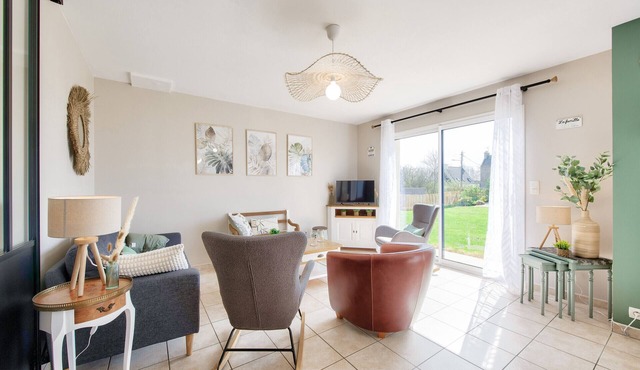 House for 6 with garden 500 m from the beach