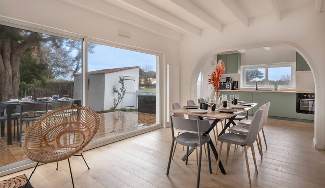 House for 8, with jacuzzi 200m from the beach