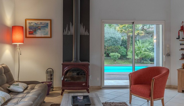 House for 8, private pool, wifi, near golf in Biscarrosse