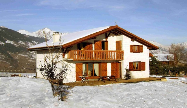 House for 9-10 people to expose full south on the skiable field of Montalbert