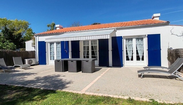 House for 6 people with swimming pool and garden, 200m from the sea!