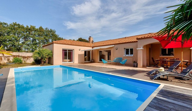 House for 6 - Pool and relaxation