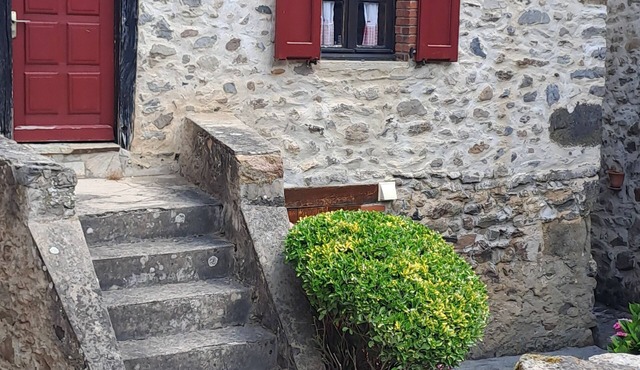House for rent by the river in a peaceful hamlet