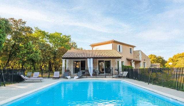 House for rent, in the countryside, private swimming pool in a quiet area