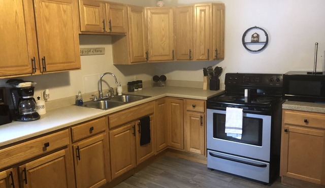 House for the Whole Family! Sleeps 7!