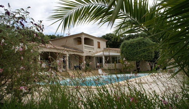 House in a hamlet near Uzès