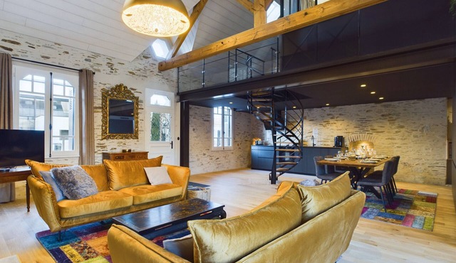 House Floréal in the heart of St-Gilles for 6 - Jacuzzi