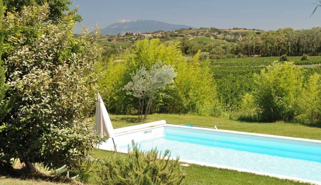 House with its own swimming pool between vaison and nyons .Aillan Hervé