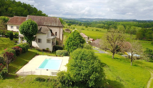 House with garden and private pool