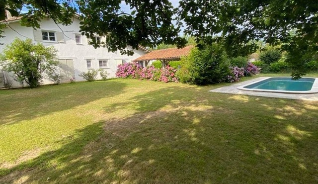 House Bordeaux rive droite