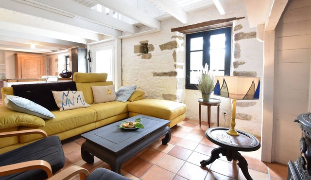 House full of charm with garden,10min from the Pointe du Raz